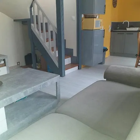 Maison De Avec Patio Nyaraló
