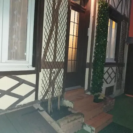 Maison De Avec Patio Nyaraló